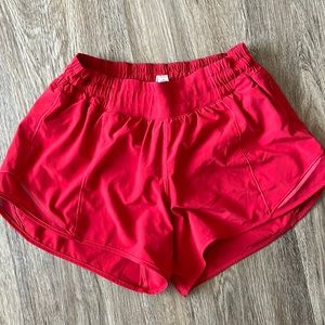 Lululemon Hotty Hot 4-inch shorts. Size 6Tall.
